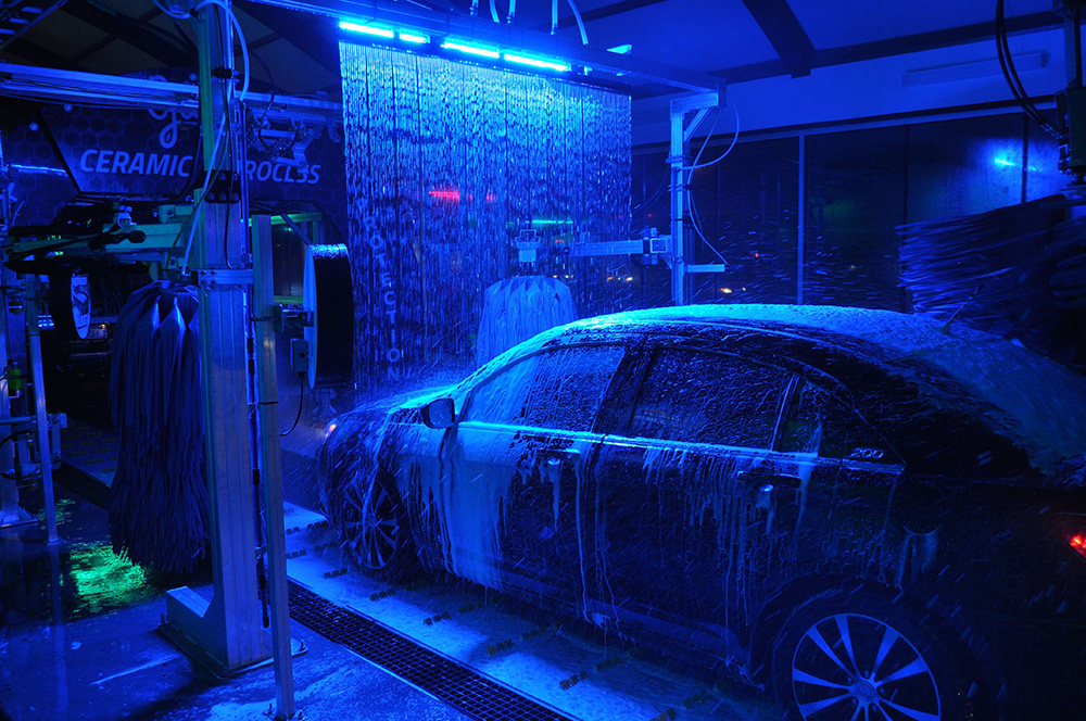 Car inside of tunnel in blue